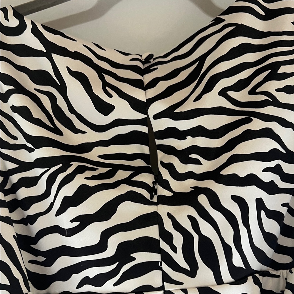 White House Black Market Black and White Asymmetrical Dress - Picture 8 of 12
